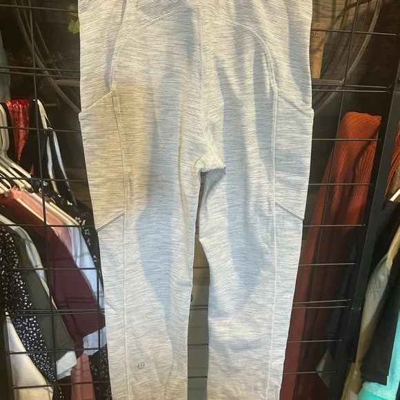 Lululemon Define Jacket and Wunder Under leggings - Picture 3 of 6